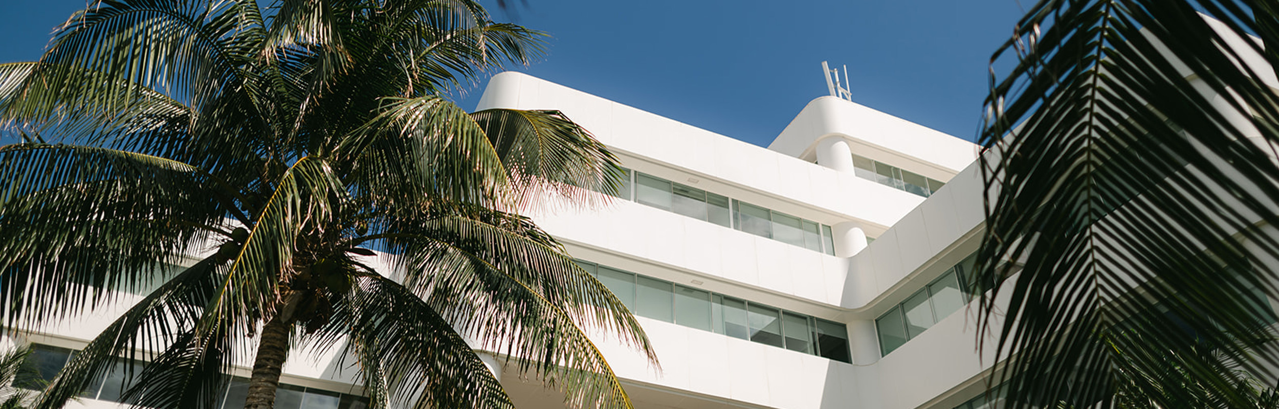 Exterior photo of the Hope4Cancer campus in Cancun