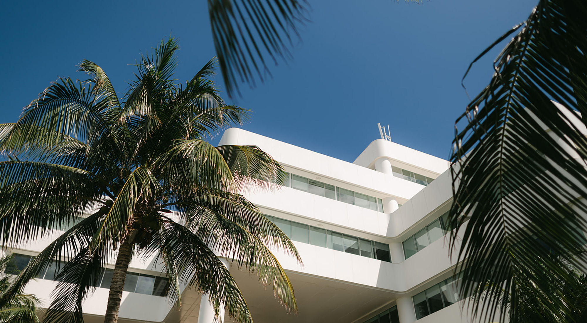 Exterior photo of the Hope4Cancer campus in Cancun